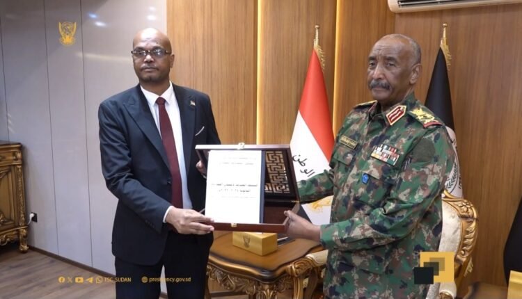 البرهان يعتمد نتيجة الشهادة السودانية تمهيداً لإعلانها