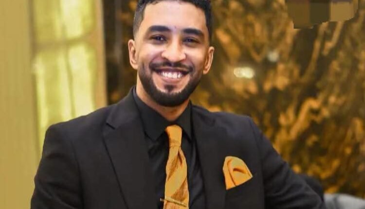 الفنان محمد بشير «الدولي» يتكفل بعلاج الشاعر إسماعيل الإعيسر