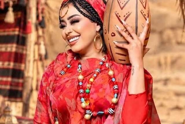 بالثوب والجلابية والجرة.. إيمان الشريف تخطف الأنظار وتكشف عن «الحنين»