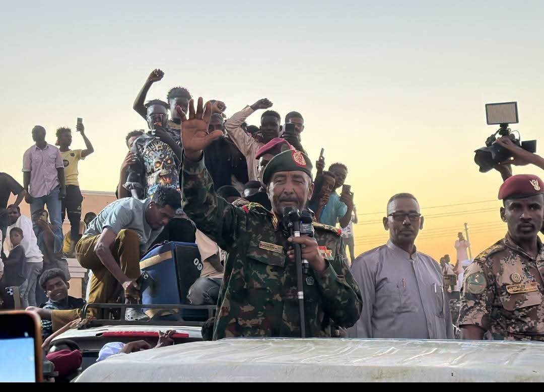 البرهان يشكر مصر ويعلن ابناءها في السودان بأمان ويعد باستثناء وادي حلفا من قيود الاستيراد ..حقكم علينا البرهان يشكر مصر ويعلن ابناءها في السودان بأمان ويعد باستثناء وادي حلفا من قيود الاستيراد ..حقكم علينا