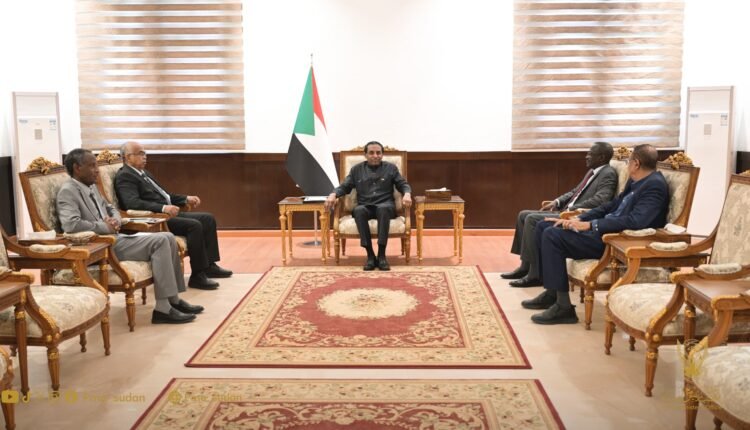 السودان.. رئيس الوزراء يبحث موقف المشتقات البترولية وترتيبات لتحسين الإمداد