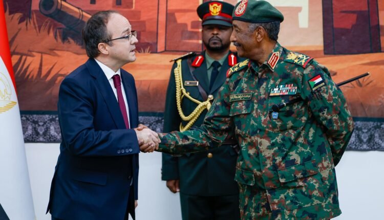 البرهان يتسلم أوراق اعتماد السفير التركي الجديد وأنقرة تؤكد دعم السودان