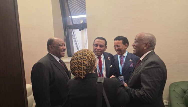كامل إدريس ومسؤول مصري في هراري.. ملف سوداني مهم يتصدر المباحثات