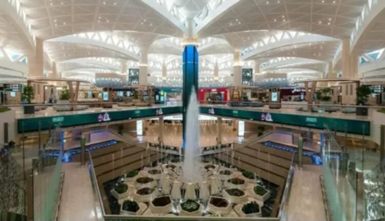 وفاة سوداني وإصابة آخرين في اعتداءين استهدفا مطاري أبها والملك خالد بالسعودية